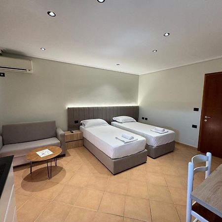 Garden Villa Apartments Sarande Exterior photo
